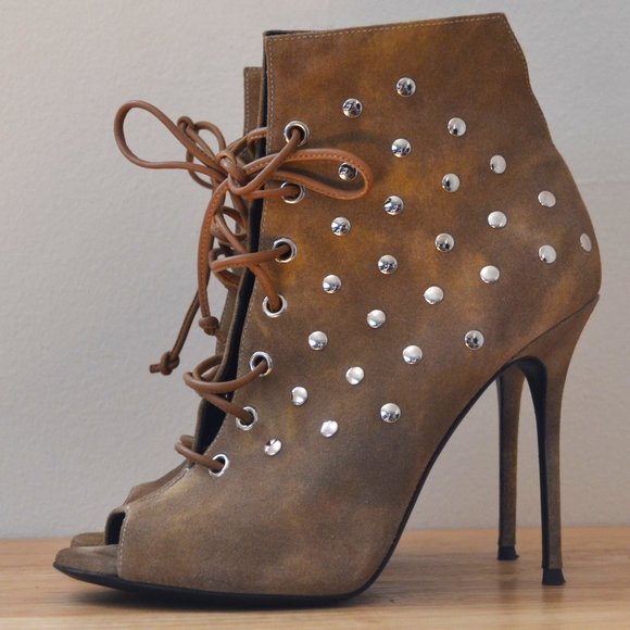 Giuseppe Zanotti Tan 'Jenny' Studded Booties SIZE 7.5 (EU 38) - Picture 8 of 13